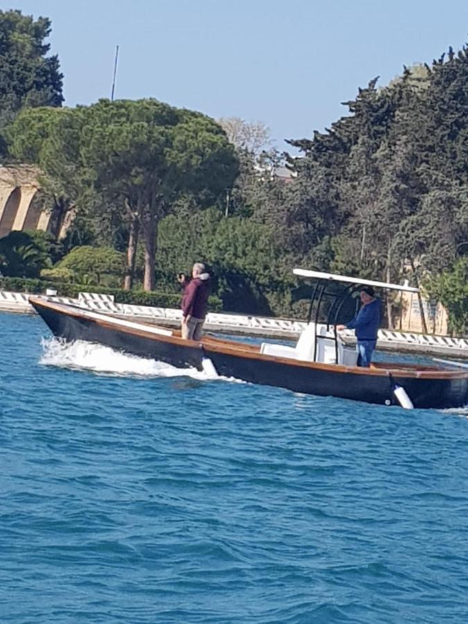 La Tana Del Pescatore Brindisi Eksteriør bilde